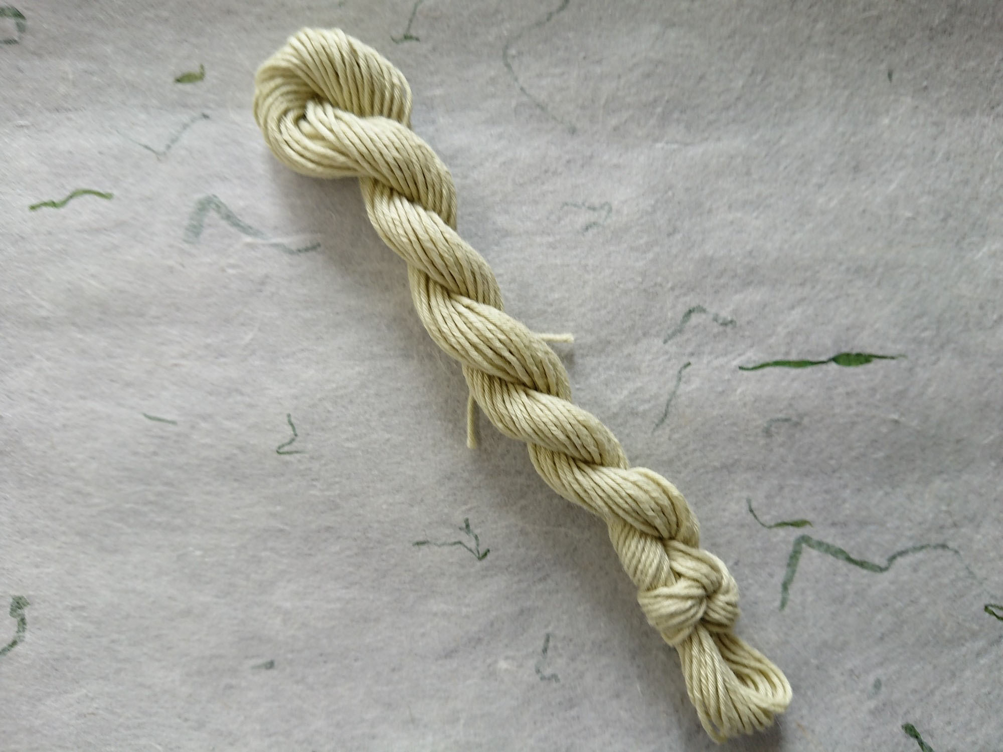 りんご染め　草木染め綿糸